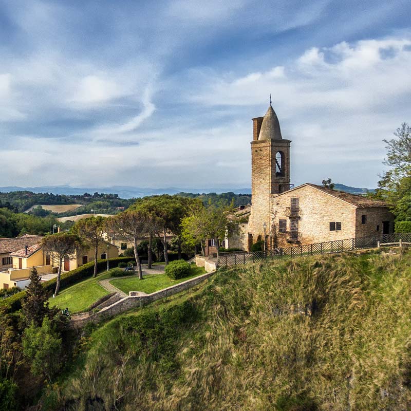 Fiorenzuola di Focara, il borgo più suggestivo del Monte San Bartolo